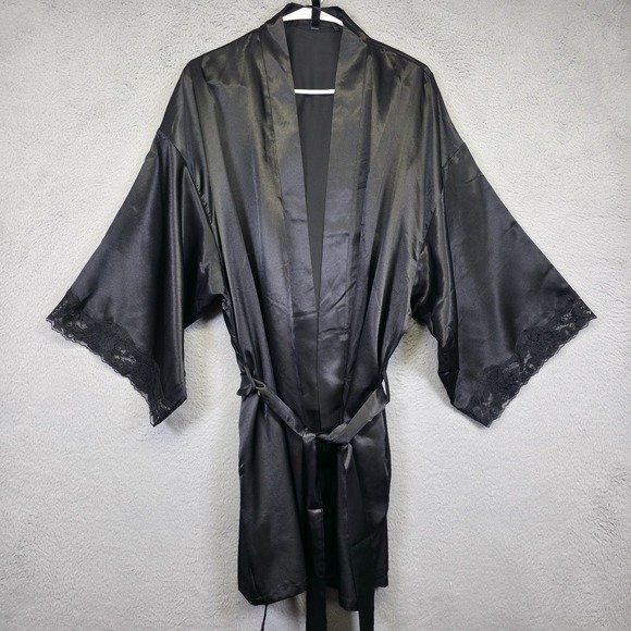 Torrid Curve Robe Womens 1X/2X Black Satin Kimono Belted Floral Lace Trim Lounge - Picture 1 of 11